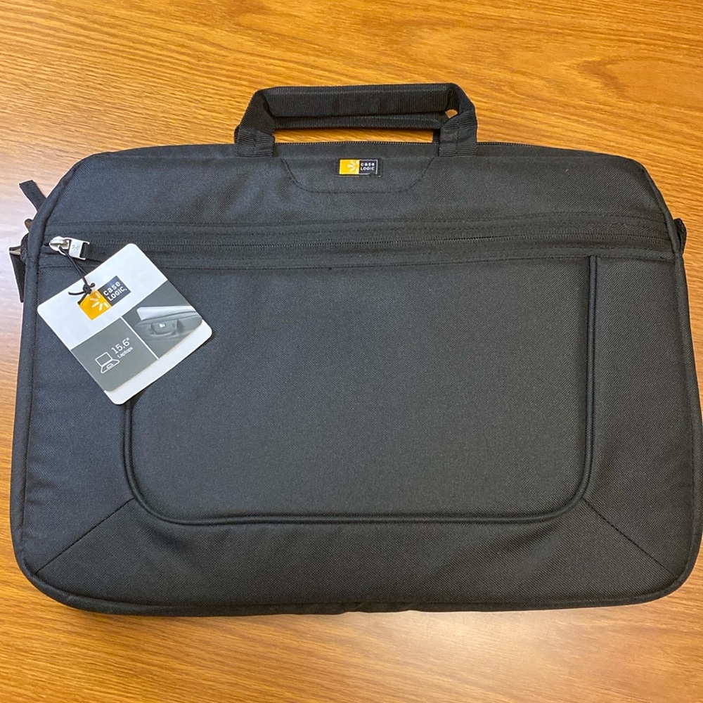 NWOT Case Logic 15.6 Soft Shell Laptop Case Black